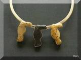 Jade und versteinertes Holz