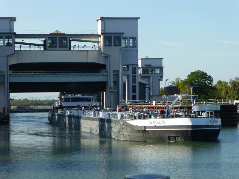 main007.jpg