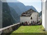 im Schatten des Beinhauses